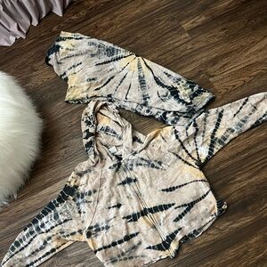 PINK Victoria's Secret Spiral Tie-Dye Zip Hoodie in Cream and Black
